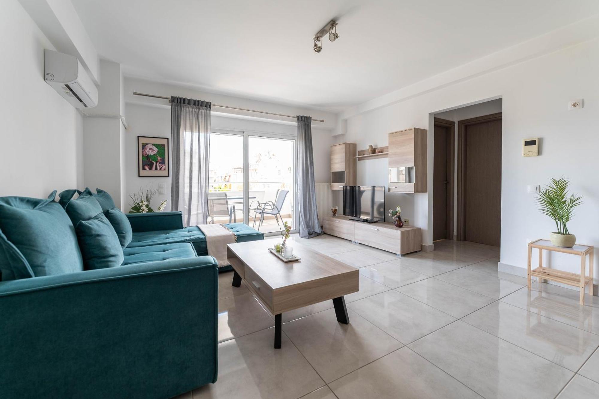Modern Spacious Apartment Located In พีเรียส ภายนอก รูปภาพ
