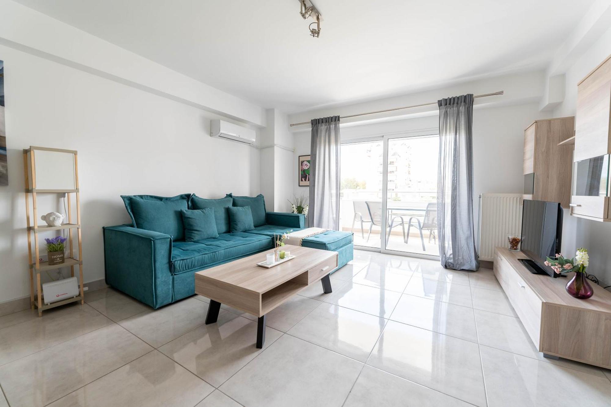 Modern Spacious Apartment Located In พีเรียส ภายนอก รูปภาพ